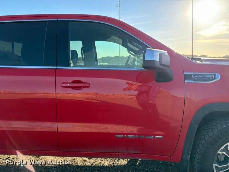 image for item EX1041 2021 GMC Sierra 1500 Crew Cab pickup truck