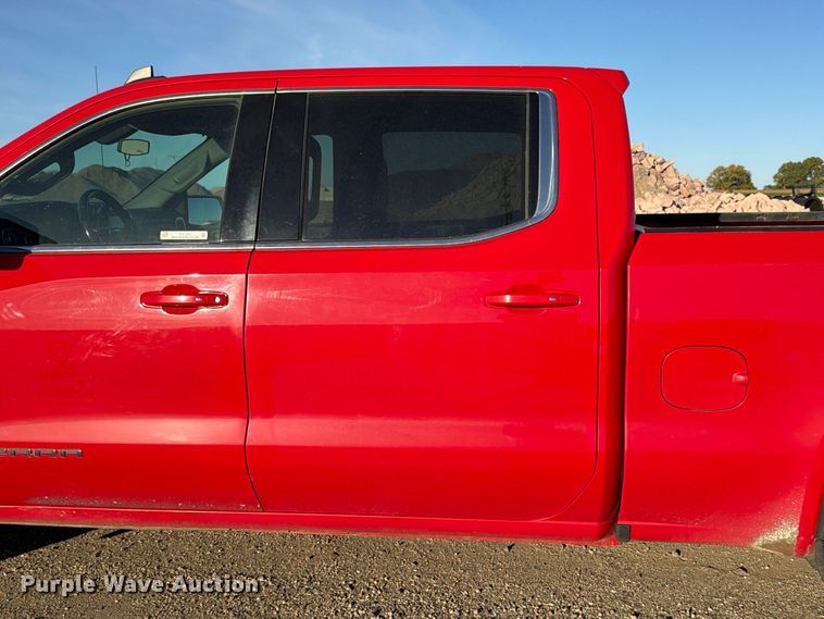 image for item EX1041 2021 GMC Sierra 1500 Crew Cab pickup truck