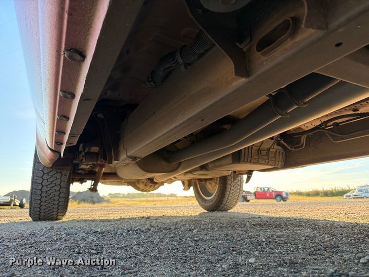 image for item EX1041 2021 GMC Sierra 1500 Crew Cab pickup truck