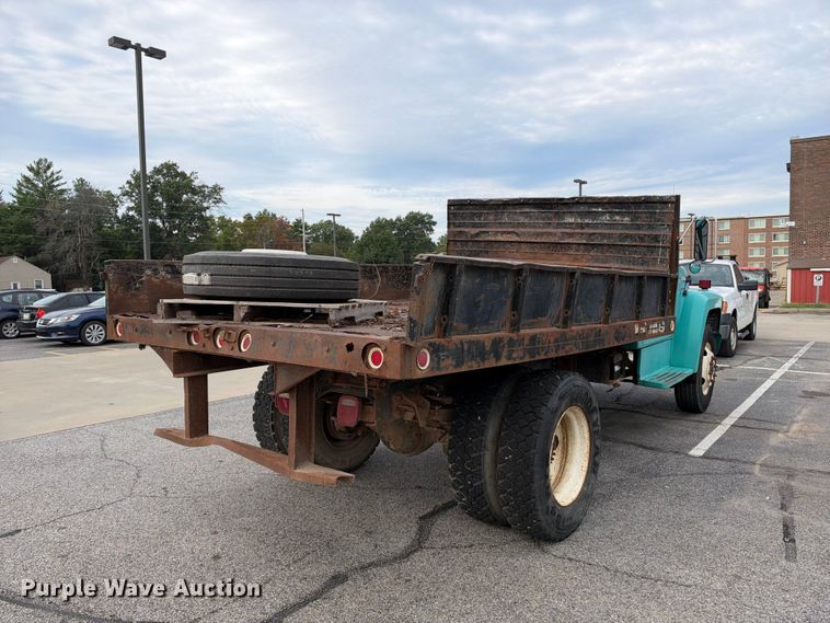 image for item EX2285 1994 Ford F700 dump flatbed truck