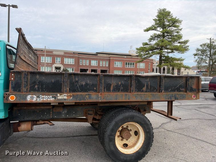 image for item EX2285 1994 Ford F700 dump flatbed truck