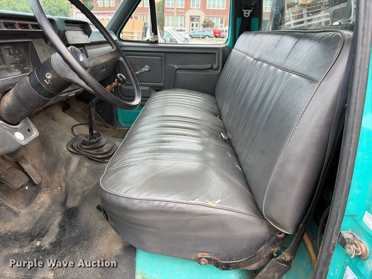 image for item EX2285 1994 Ford F700 dump flatbed truck