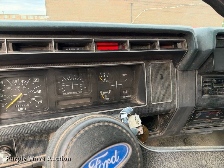image for item EX2285 1994 Ford F700 dump flatbed truck