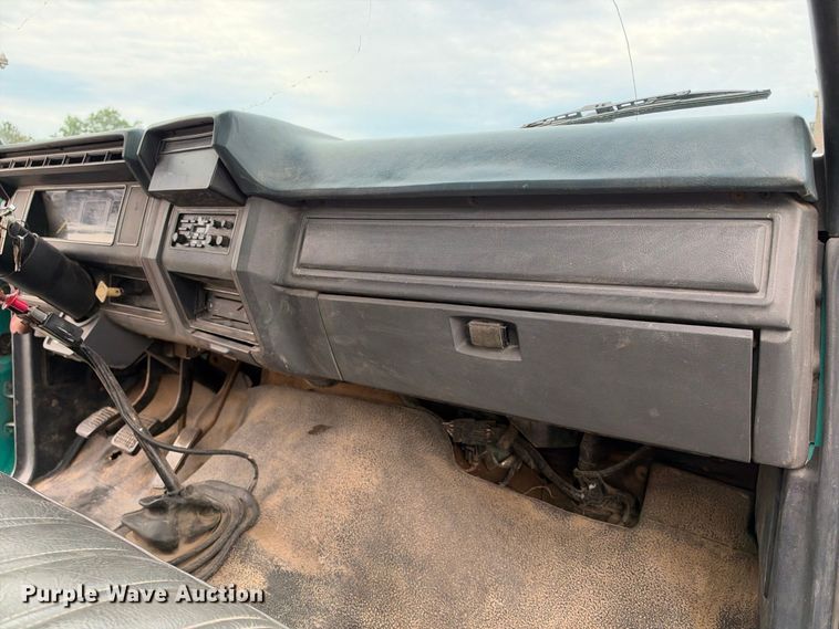 image for item EX2285 1994 Ford F700 dump flatbed truck