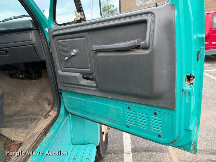 image for item EX2285 1994 Ford F700 dump flatbed truck