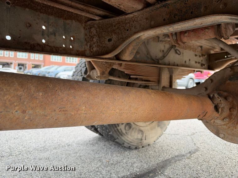 image for item EX2285 1994 Ford F700 dump flatbed truck