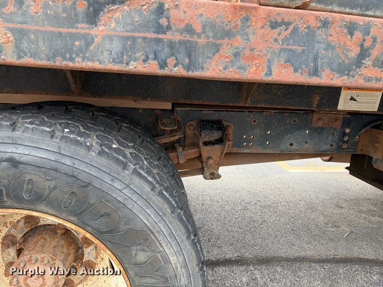 image for item EX2285 1994 Ford F700 dump flatbed truck
