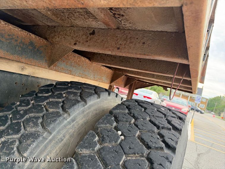 image for item EX2285 1994 Ford F700 dump flatbed truck
