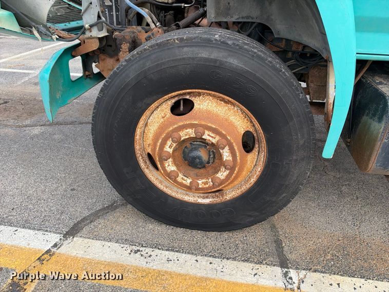 image for item EX2285 1994 Ford F700 dump flatbed truck