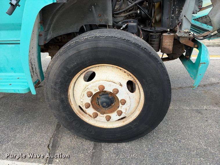 image for item EX2285 1994 Ford F700 dump flatbed truck
