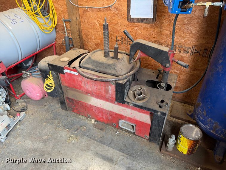 Coats 20-20 tire machine