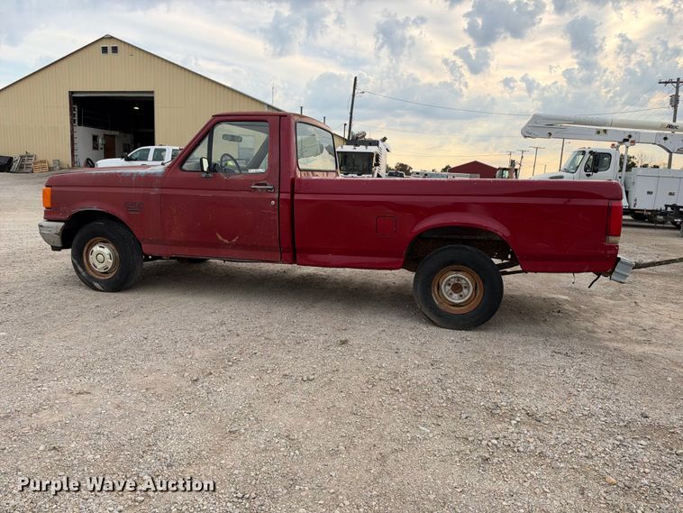 image for item EX2317 1988 Ford F150 pickup truck