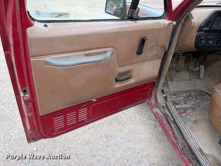 image for item EX2317 1988 Ford F150 pickup truck