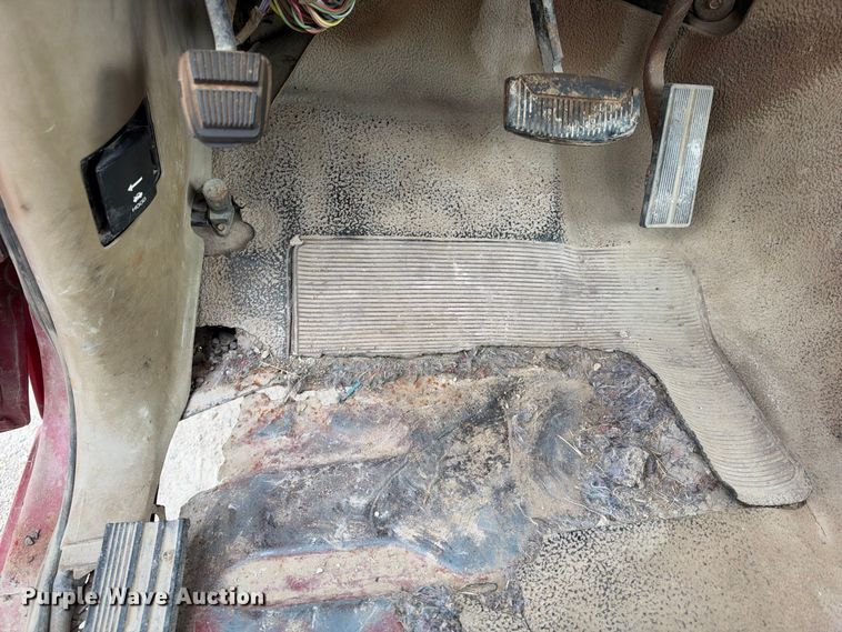 image for item EX2317 1988 Ford F150 pickup truck