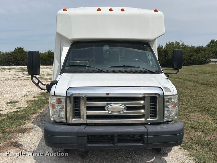 image for item EX4114 2014 Ford E450 Super Duty shuttle bus