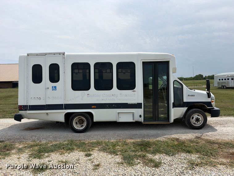 image for item EX4114 2014 Ford E450 Super Duty shuttle bus