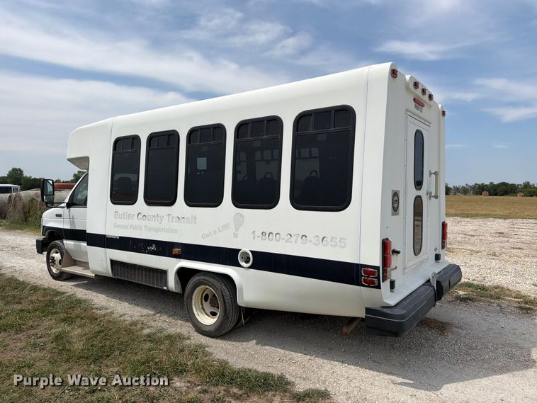 image for item EX4114 2014 Ford E450 Super Duty shuttle bus