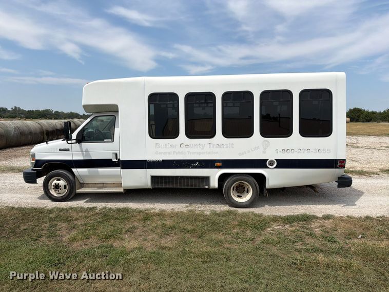 image for item EX4114 2014 Ford E450 Super Duty shuttle bus