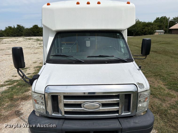 image for item EX4114 2014 Ford E450 Super Duty shuttle bus