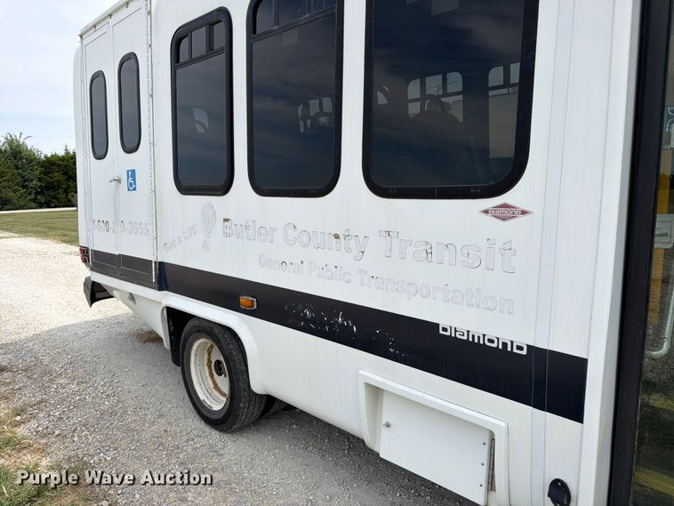 image for item EX4114 2014 Ford E450 Super Duty shuttle bus