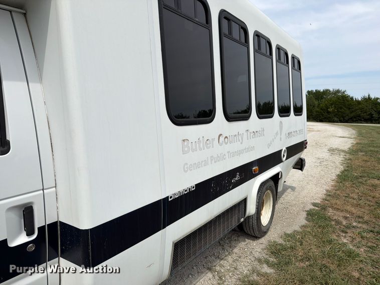 image for item EX4114 2014 Ford E450 Super Duty shuttle bus