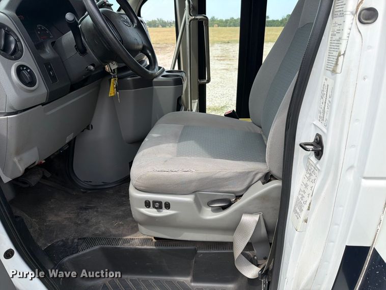 image for item EX4114 2014 Ford E450 Super Duty shuttle bus