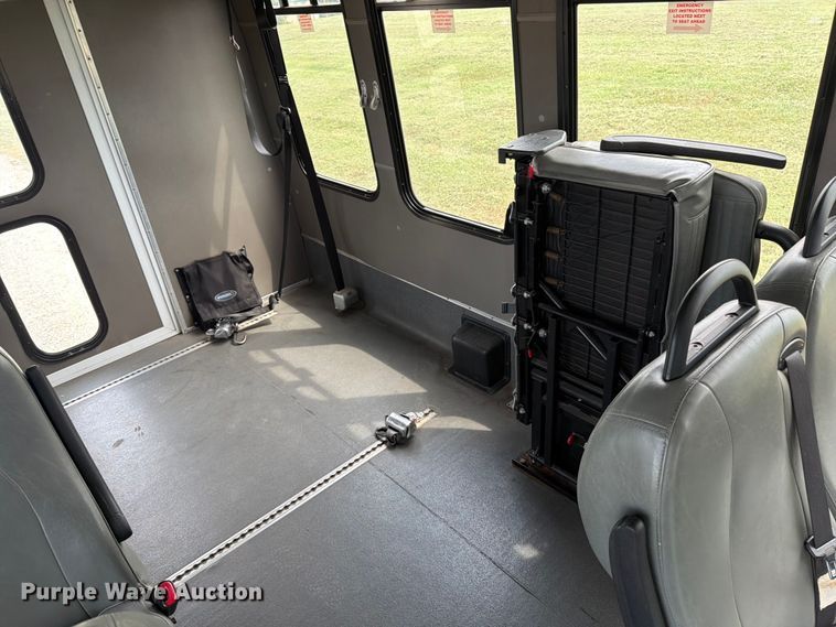 image for item EX4114 2014 Ford E450 Super Duty shuttle bus