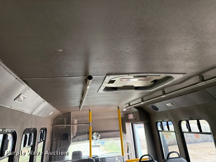image for item EX4114 2014 Ford E450 Super Duty shuttle bus