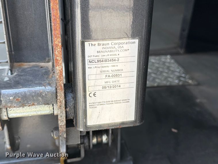 image for item EX4114 2014 Ford E450 Super Duty shuttle bus