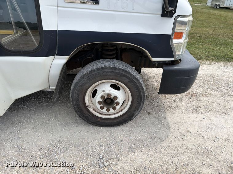 image for item EX4114 2014 Ford E450 Super Duty shuttle bus