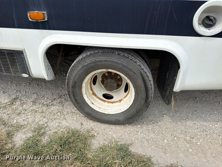 image for item EX4114 2014 Ford E450 Super Duty shuttle bus