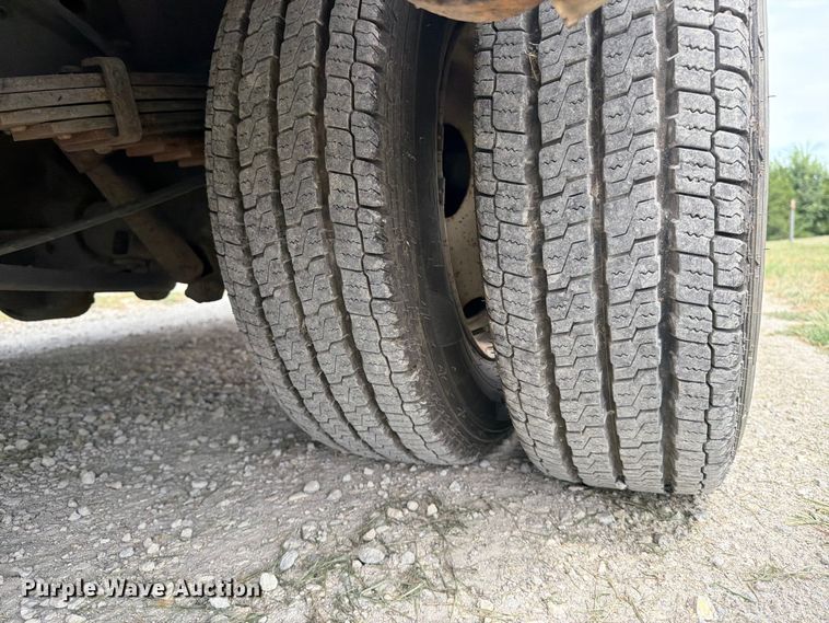 image for item EX4114 2014 Ford E450 Super Duty shuttle bus