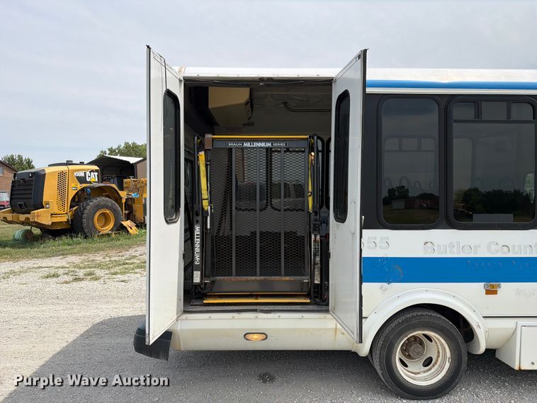 image for item EX4115 2012 Ford E350 shuttle bus