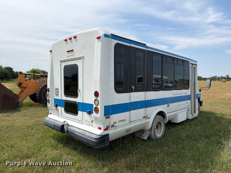 image for item EX4117 2013 Ford E450 Super Duty shuttle bus
