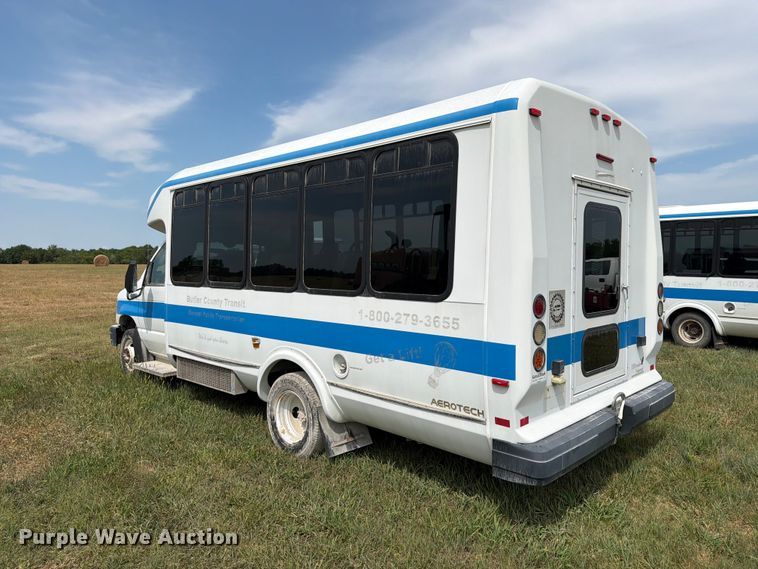 image for item EX4117 2013 Ford E450 Super Duty shuttle bus