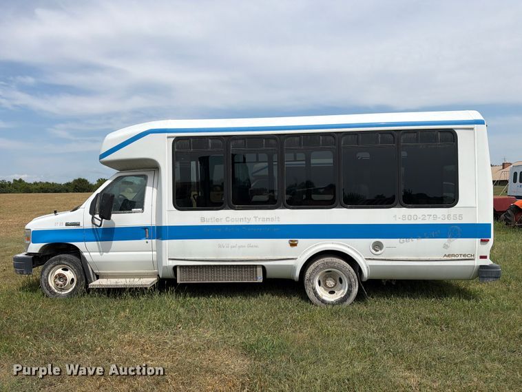 image for item EX4117 2013 Ford E450 Super Duty shuttle bus