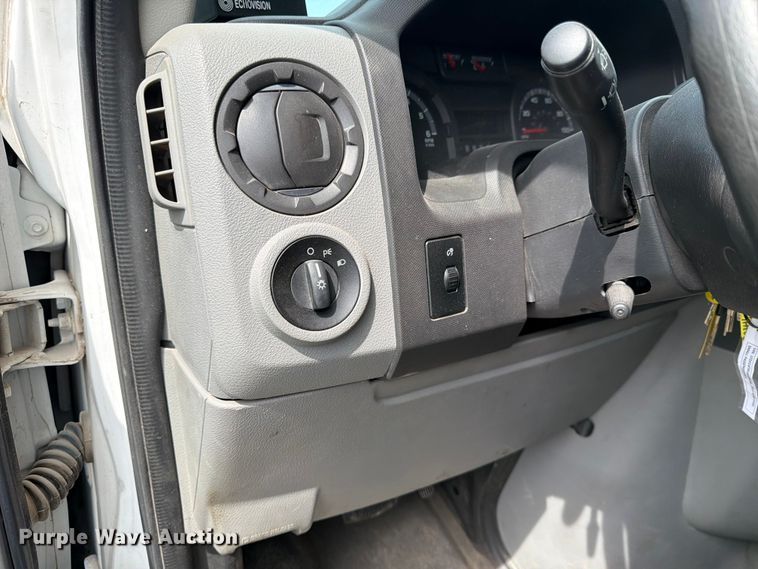 image for item EX4117 2013 Ford E450 Super Duty shuttle bus