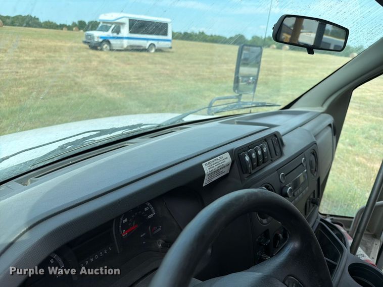 image for item EX4117 2013 Ford E450 Super Duty shuttle bus