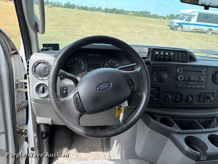 image for item EX4117 2013 Ford E450 Super Duty shuttle bus