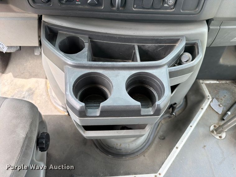 image for item EX4117 2013 Ford E450 Super Duty shuttle bus