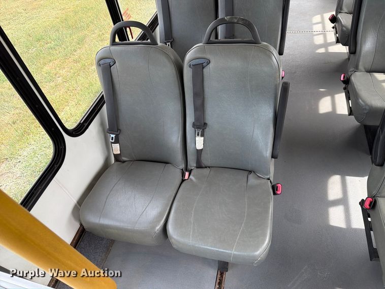 image for item EX4117 2013 Ford E450 Super Duty shuttle bus