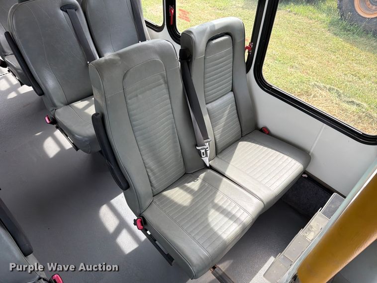 image for item EX4117 2013 Ford E450 Super Duty shuttle bus