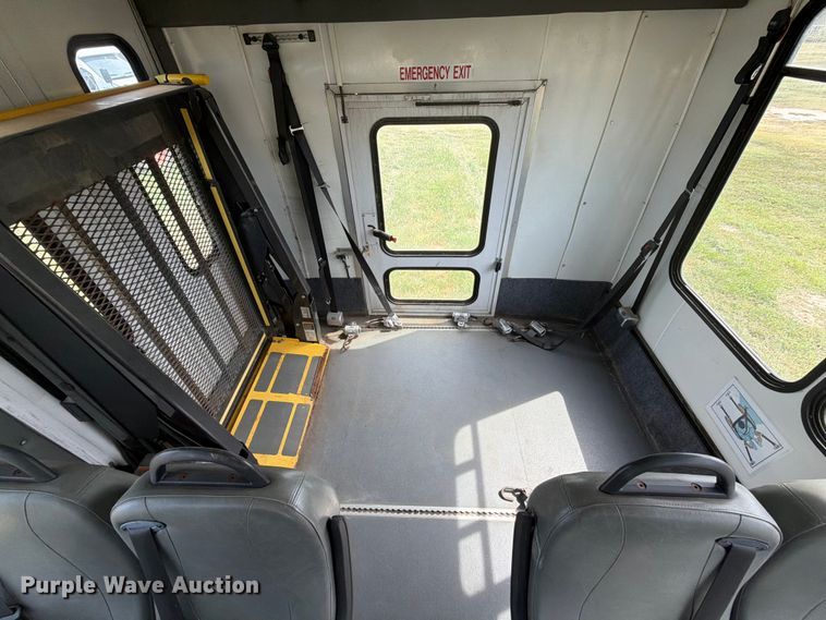 image for item EX4117 2013 Ford E450 Super Duty shuttle bus