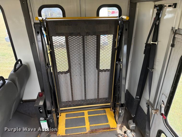 image for item EX4117 2013 Ford E450 Super Duty shuttle bus