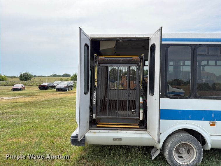 image for item EX4117 2013 Ford E450 Super Duty shuttle bus