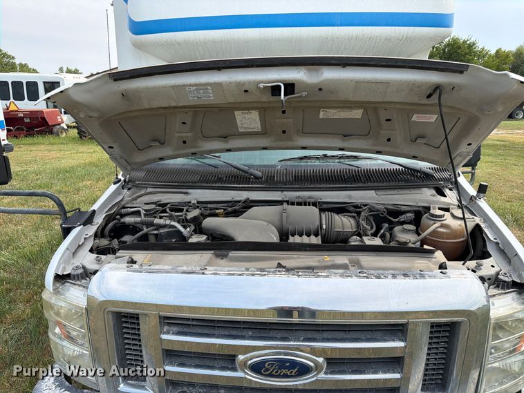 image for item EX4117 2013 Ford E450 Super Duty shuttle bus