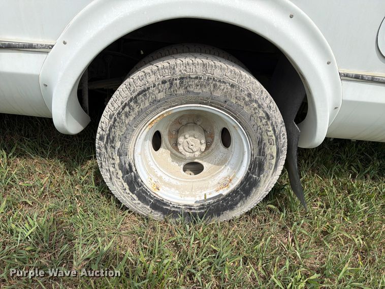 image for item EX4117 2013 Ford E450 Super Duty shuttle bus