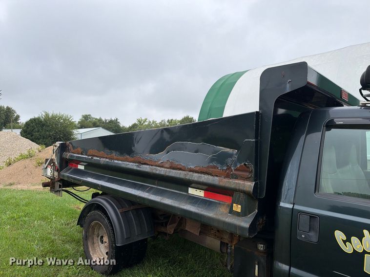 image for item EX4613 2004 Ford F550 dump truck