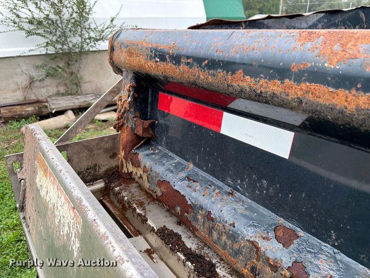 image for item EX4613 2004 Ford F550 dump truck