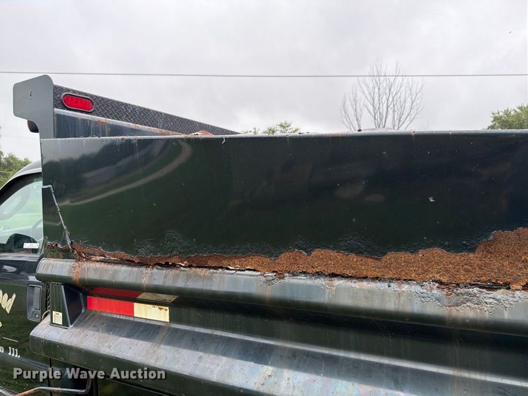 image for item EX4613 2004 Ford F550 dump truck